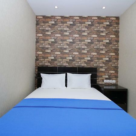 Kamar Keluarga Kampung Bali III Hostel Джакарта Екстериор снимка