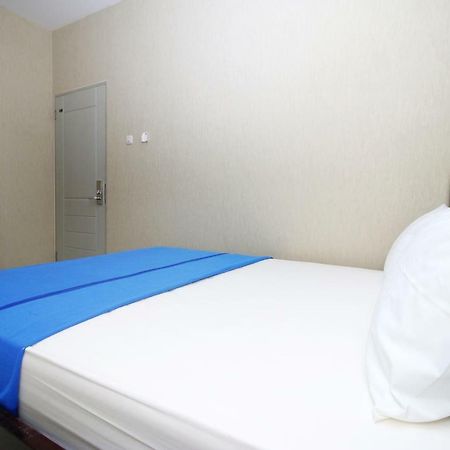Kamar Keluarga Kampung Bali III Hostel Джакарта Екстериор снимка