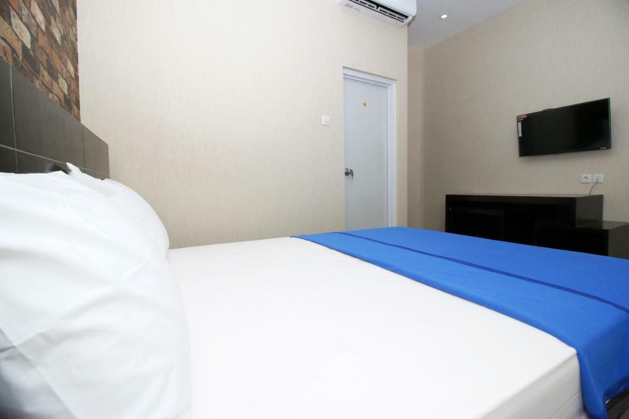 Kamar Keluarga Kampung Bali III Hostel Джакарта Екстериор снимка