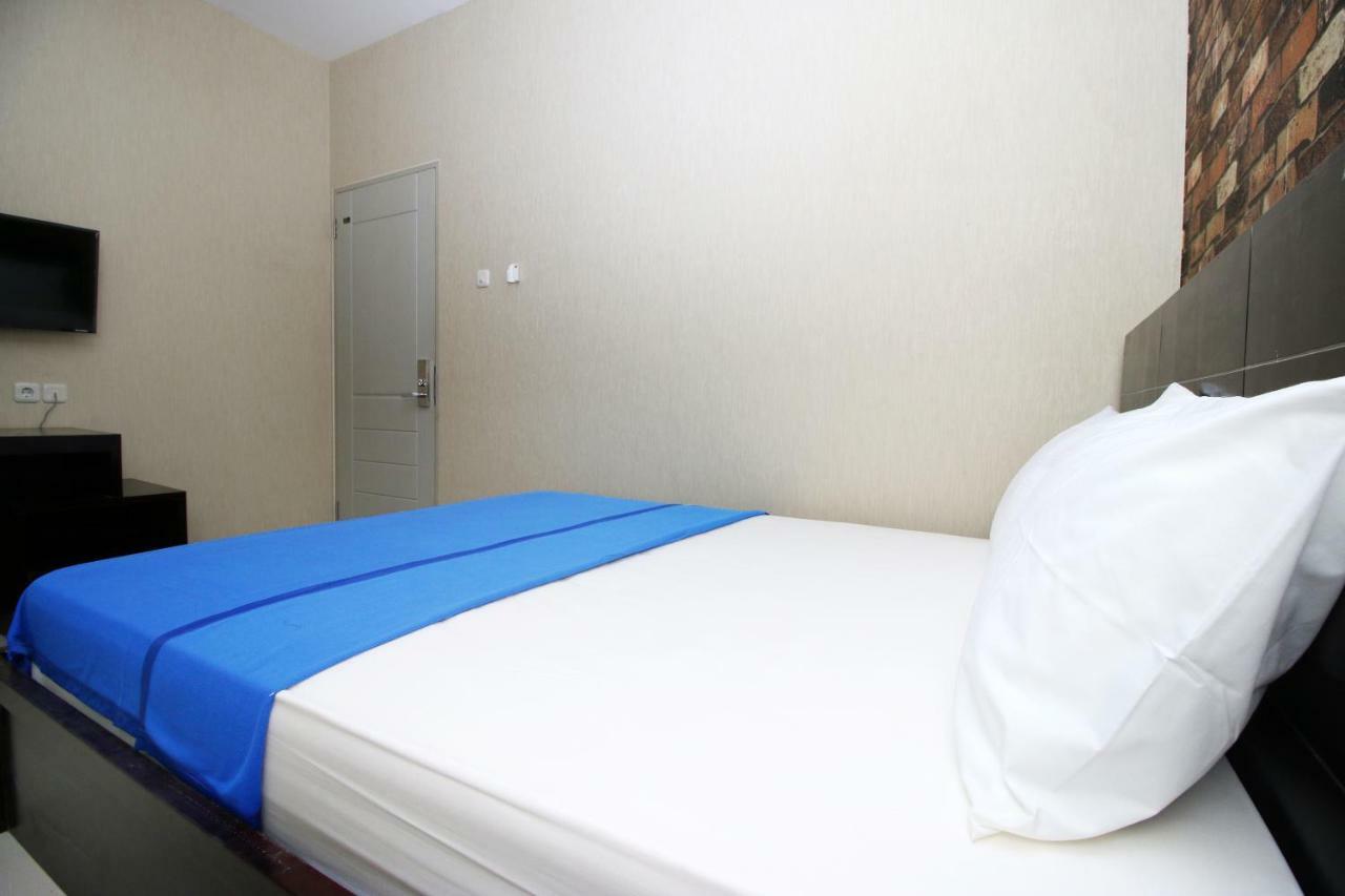 Kamar Keluarga Kampung Bali III Hostel Джакарта Екстериор снимка