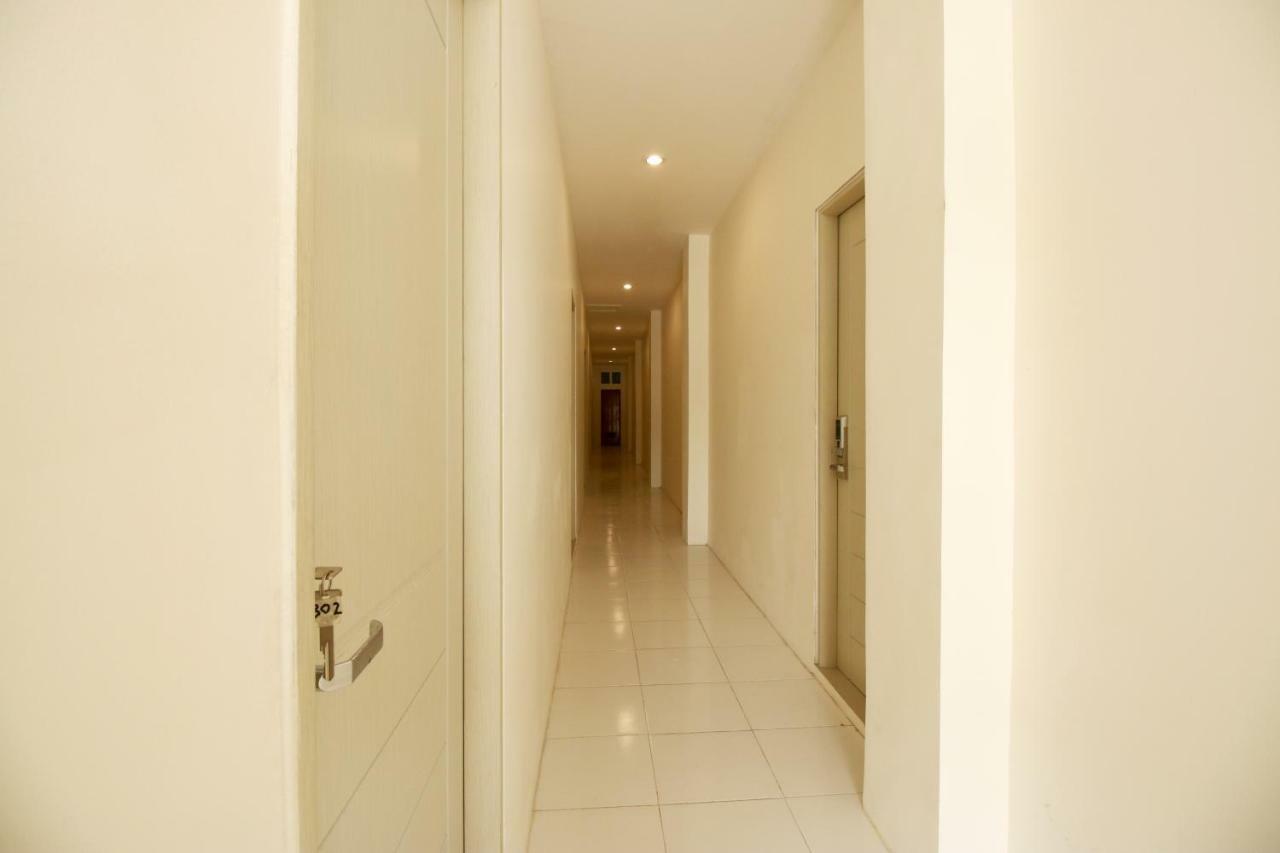 Kamar Keluarga Kampung Bali III Hostel Джакарта Екстериор снимка